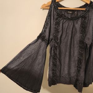 Du Jour Peek a Boo Bell Sleeve Boho Top Size Small